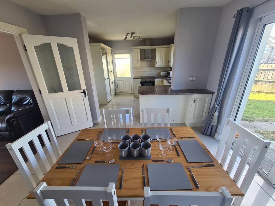 Bundoran Seaside Stays House - Wifi, Large Spacious Home Exterior photo